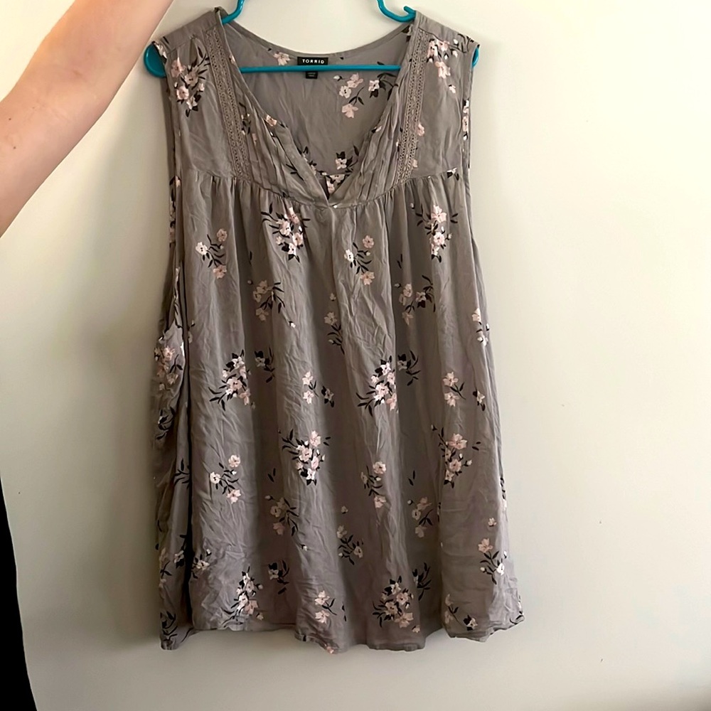 Torrid size 6 light weight blouse tank